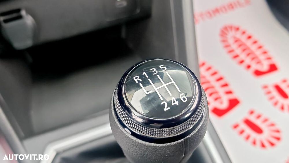 Dacia Logan TCe 90 MT6 Journey - 11