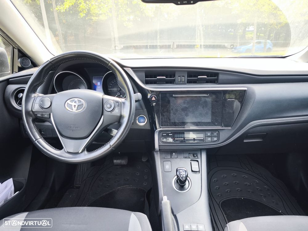 Toyota Auris Touring Sports 1.8 HSD Comfort+P.Sport - 3