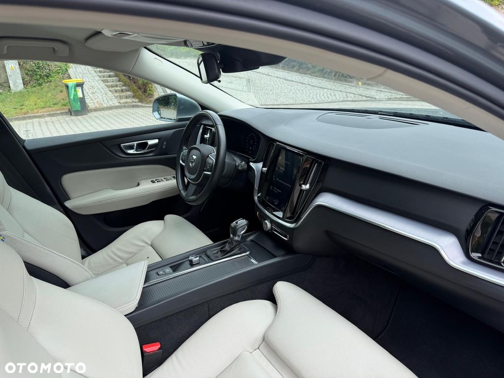 Volvo V60 D3 AWD Momentum - 31