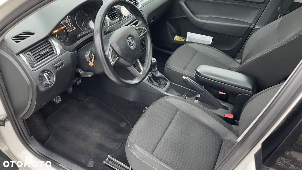 Skoda RAPID 1.2 TSI Ambition - 5