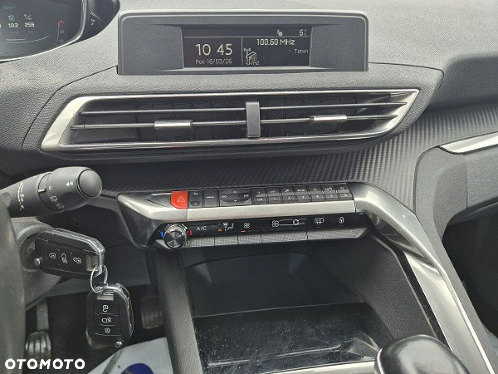 Peugeot 3008 - 18