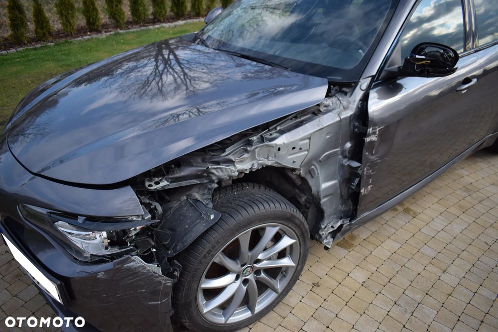 Alfa Romeo Giulia 2.0 Turbo Veloce Q4 - 9