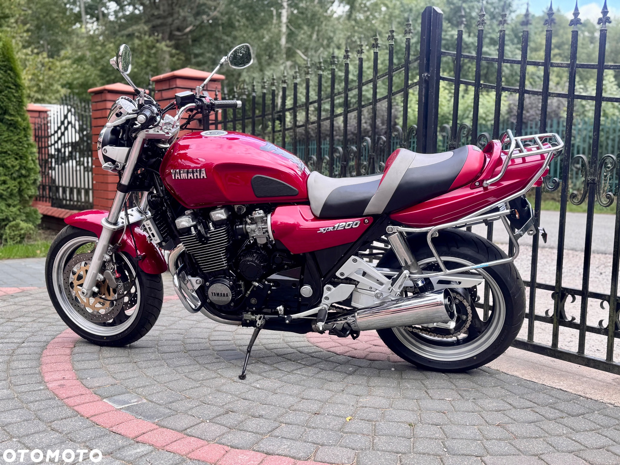 Yamaha XJR - 8