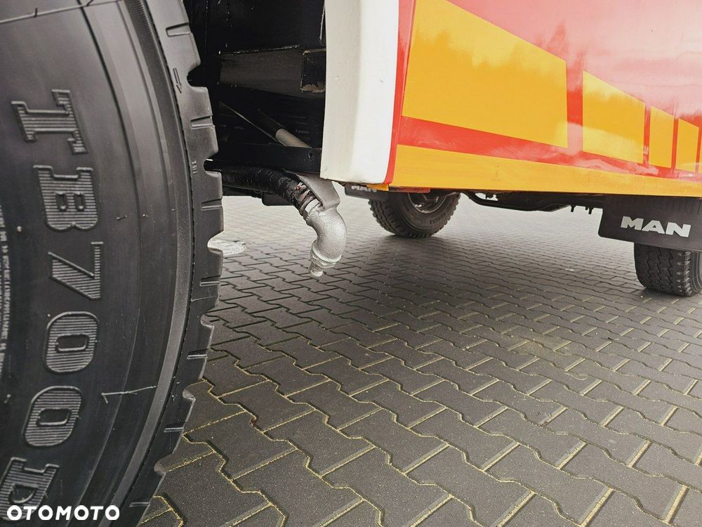 MAN TGS 26.440 6x6 9500 l woda + 950 piana Stolarczyk straż pożarna - 30