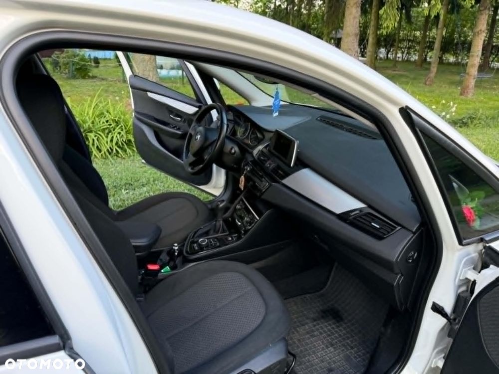 BMW Seria 2 214d - 5