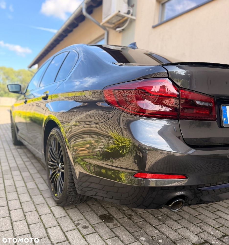 BMW Seria 5 520d Sport Line - 1