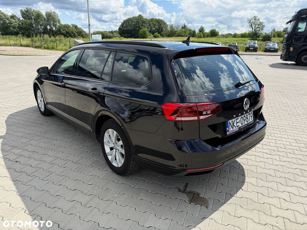 Volkswagen Passat 2.0 TDI SCR DSG Comfortline - 9