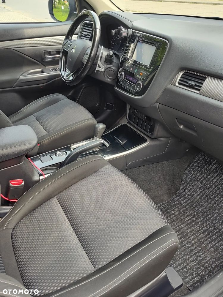 Mitsubishi Outlander - 7