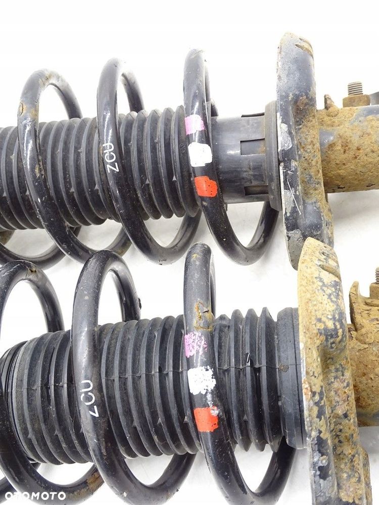 AMORTYZATOR LEWY  PRAWY PRZÓD VW JETTA VI 5C 2.0 TDI 5C0413031BD - 4