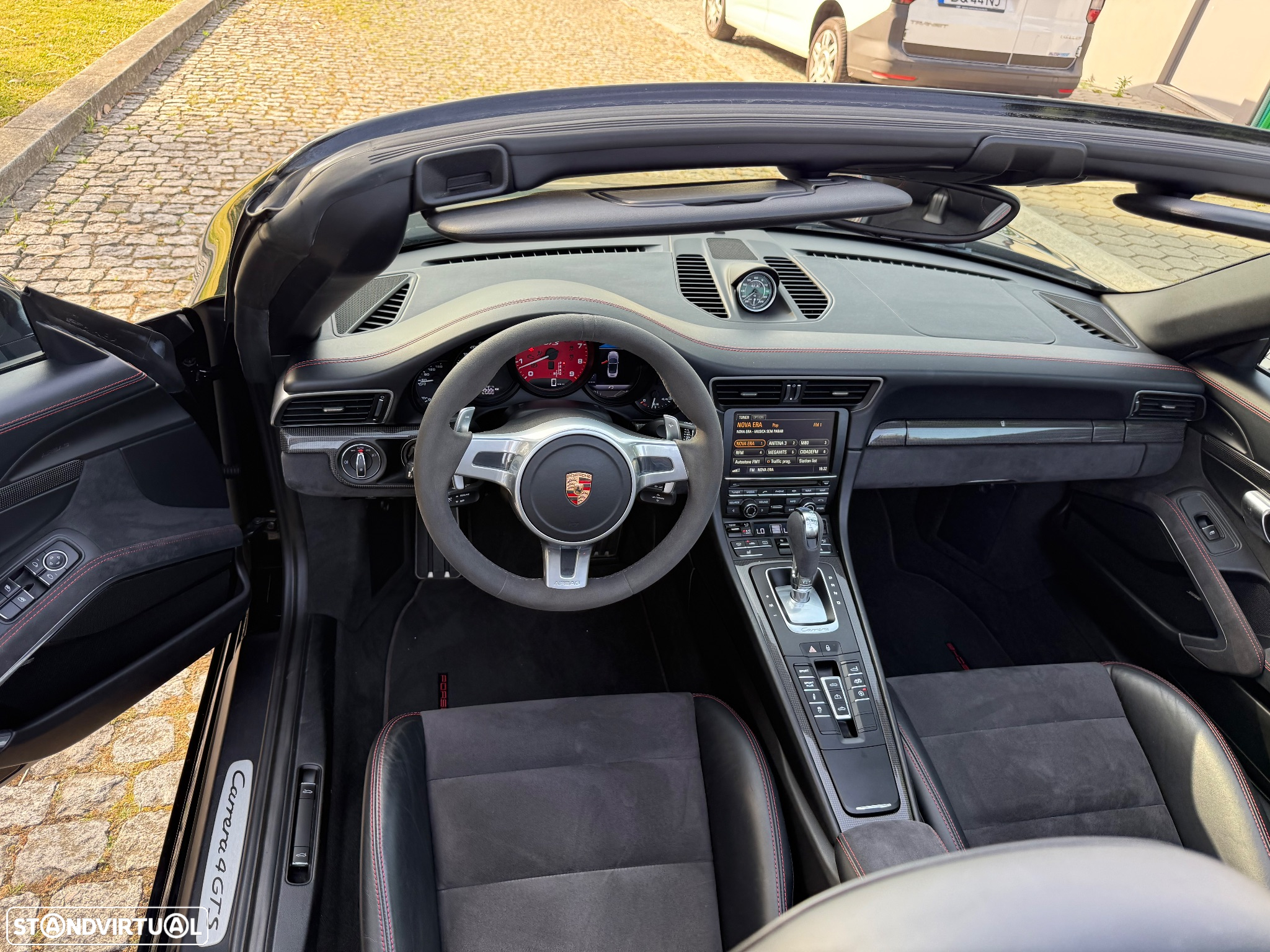 Porsche 911 (991) Carrera 4 GTS PDK - 29