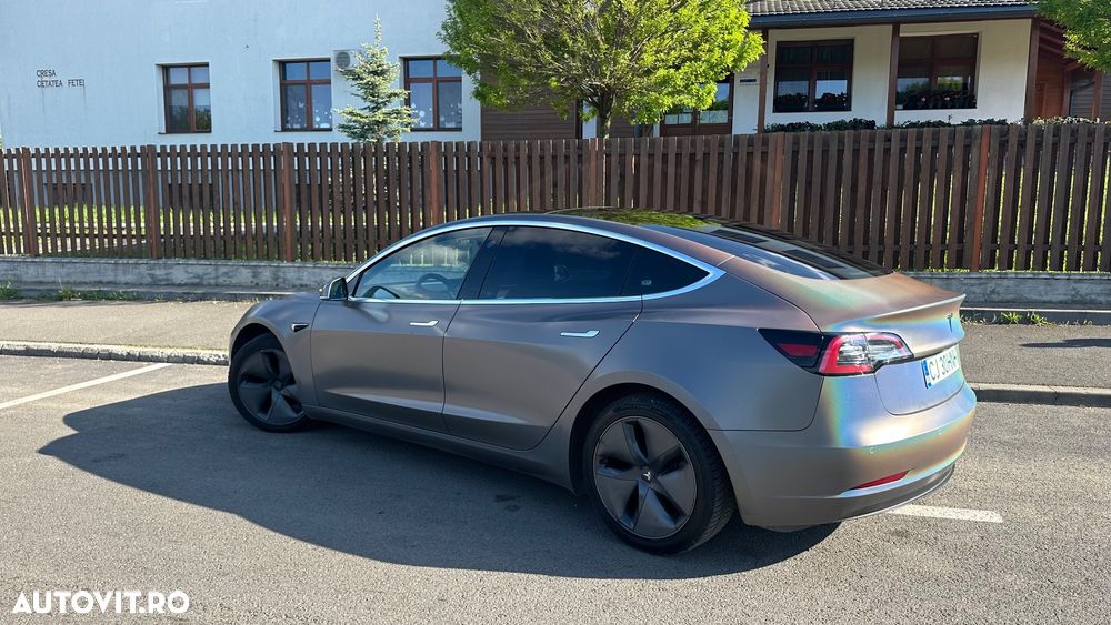 Tesla Model 3 - 12