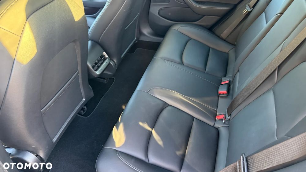Tesla Model 3 Langstreckenbatterie Allradantrieb Dual Motor - 15