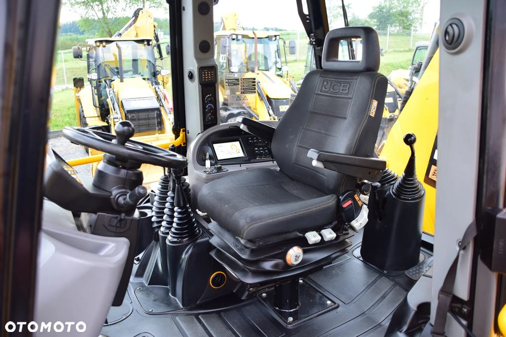 JCB 3CX Sitemaster PLUS - 18