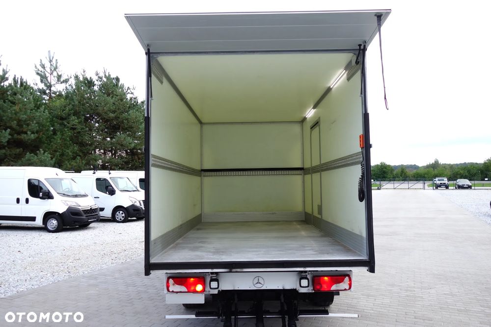 Mercedes-Benz Sprinter 3.0 Bluetec Automat 319  Kontener + Winda 750 kg. - 5
