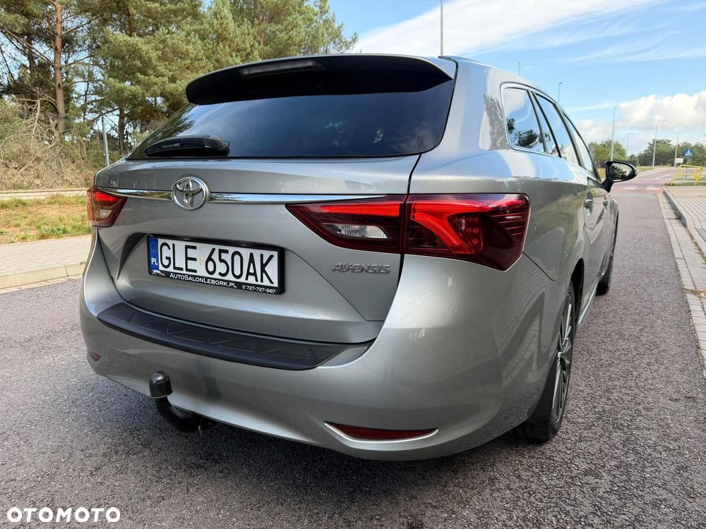 Toyota Avensis 1.8 Premium MS - 6
