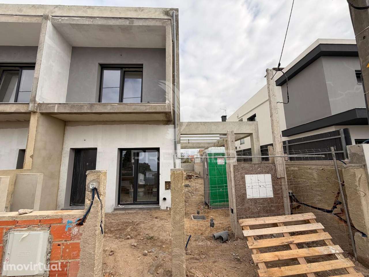 Moradia T4 geminada em Fernão Ferro - Grande imagem: 4/21