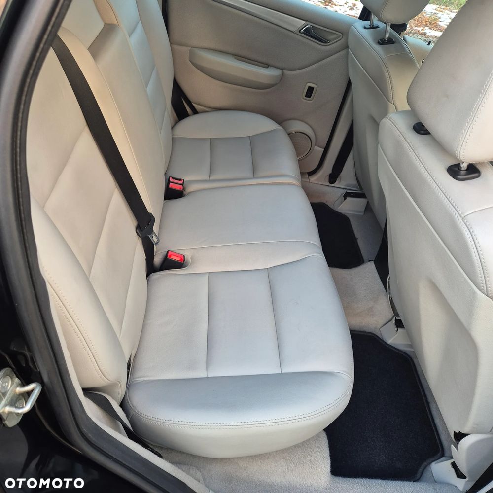 Mercedes-Benz Klasa A 150 Avantgarde Edition 10 - 12