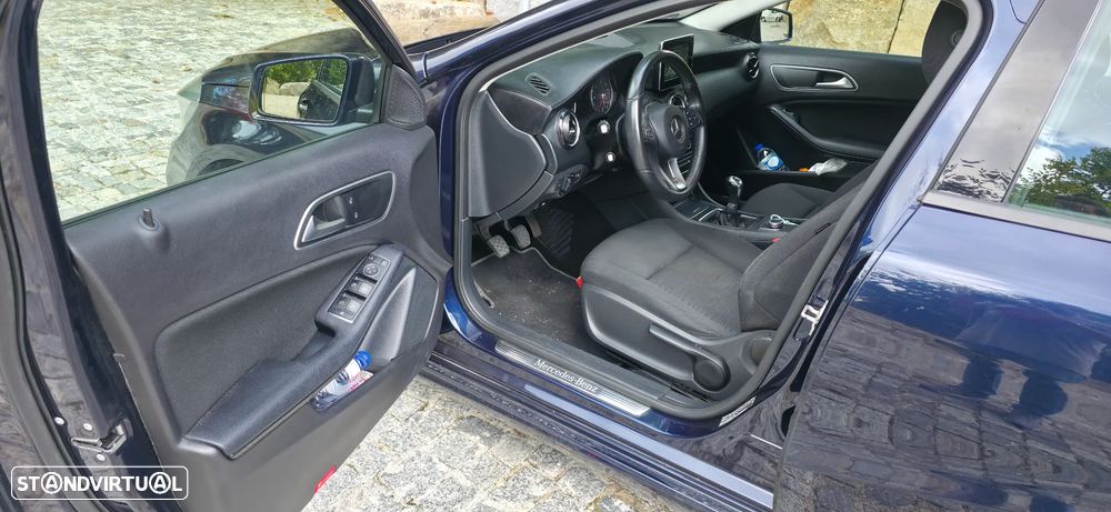 Mercedes-Benz A 180 d BlueEFFICIENCY Edition Style - 4