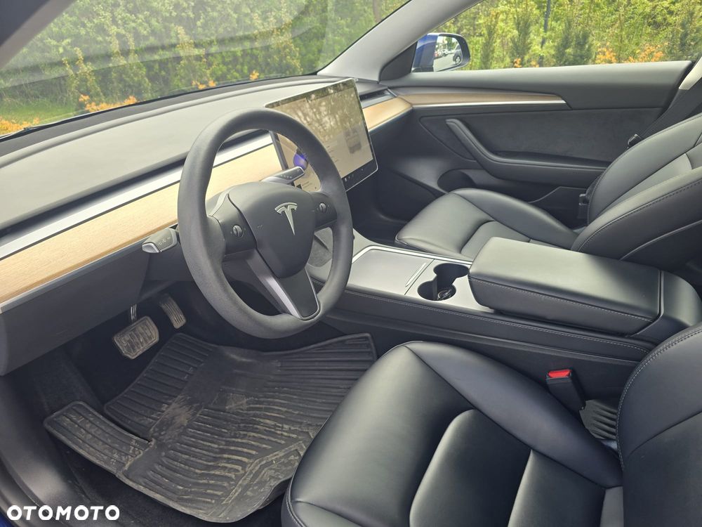 Tesla Model 3 - 2
