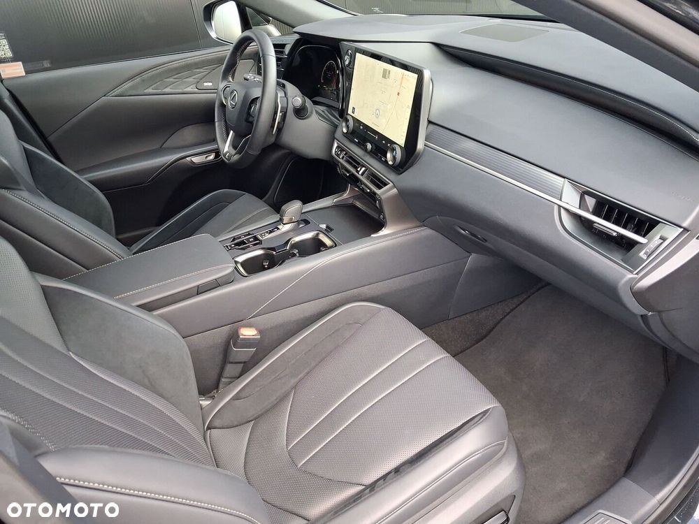 Lexus RX - 24