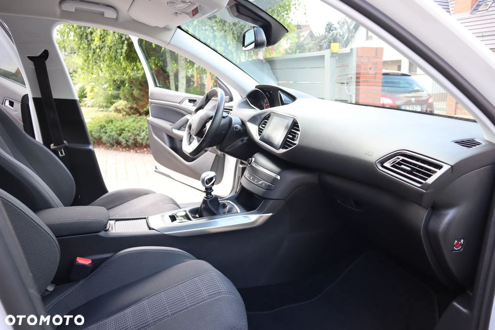 Peugeot 308 PureTech 130 Stop & Start Allure - 11