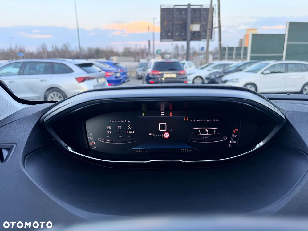 Peugeot 5008 2.0 BlueHDi Allure Pack S&S EAT8 - 20