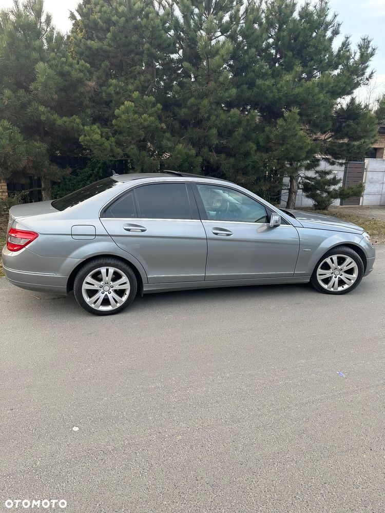 Mercedes-Benz Klasa C 180 CGI Automatik BlueEFFICIENCY Avantgarde - 3