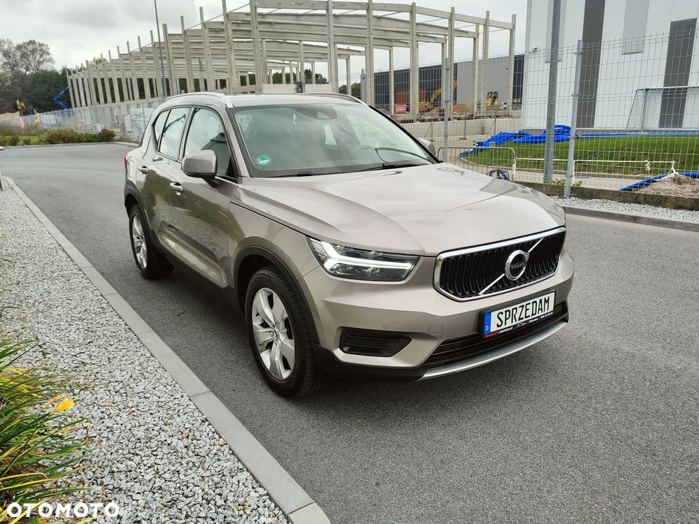 Volvo XC 40 D3 Momentum Pro - 2