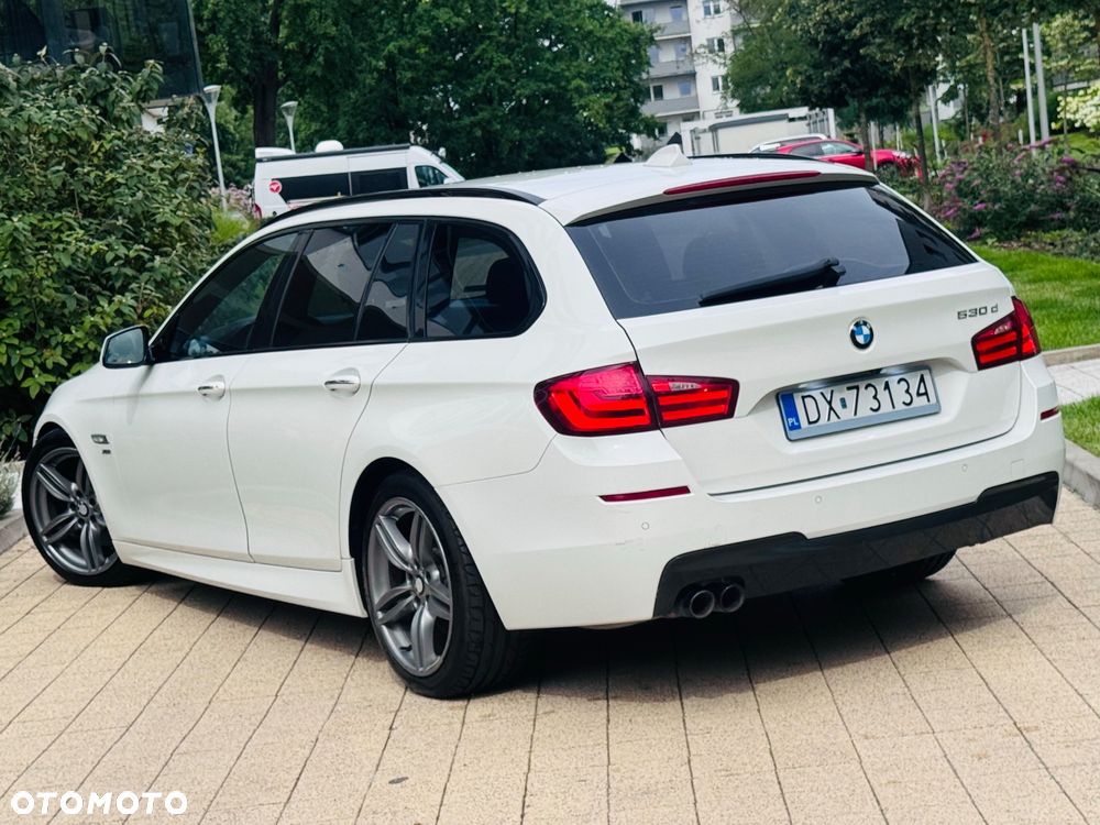 BMW Seria 5 530d xDrive - 9