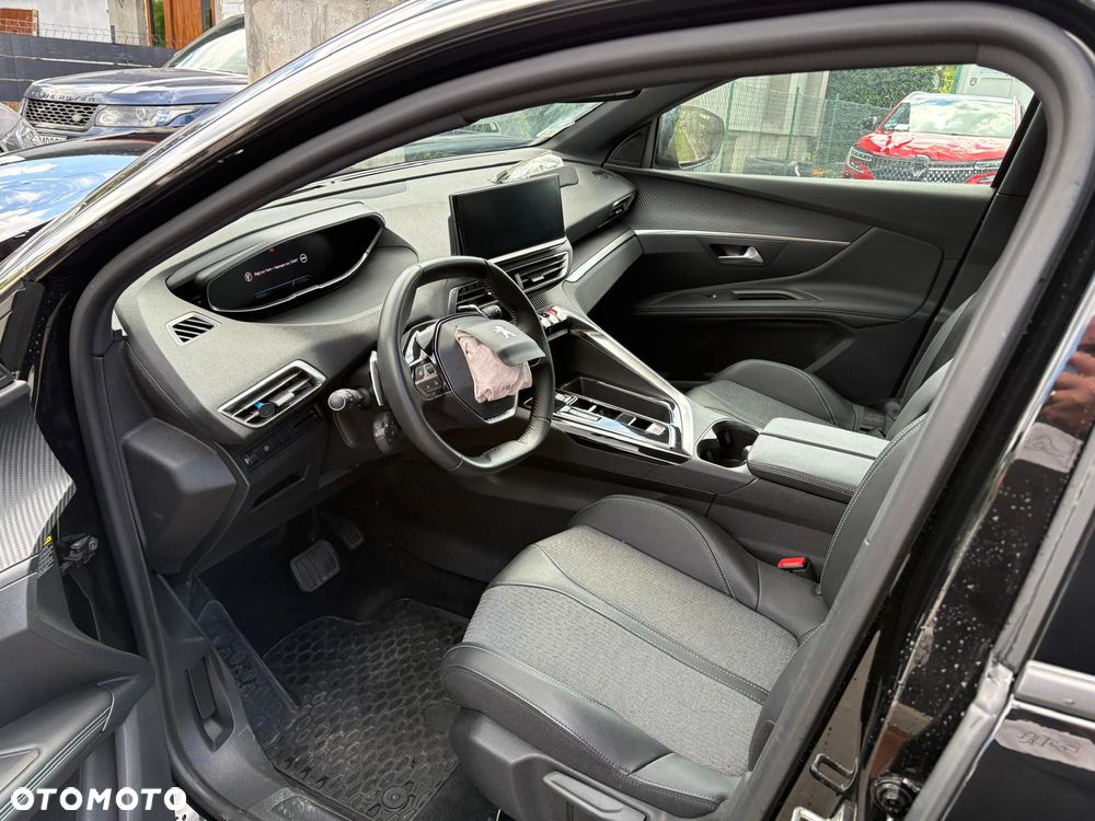 Peugeot 3008 1.2 PureTech Allure S&S EAT6 - 24