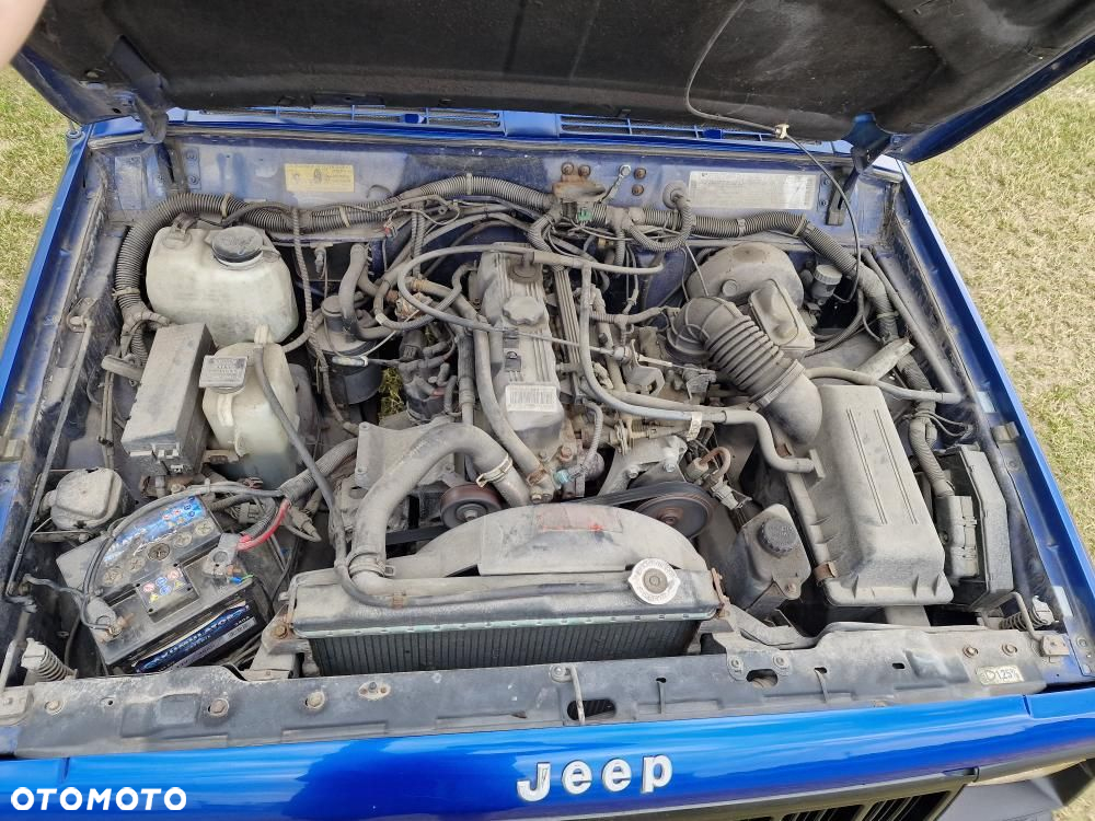 Jeep Cherokee 2.5 - 26