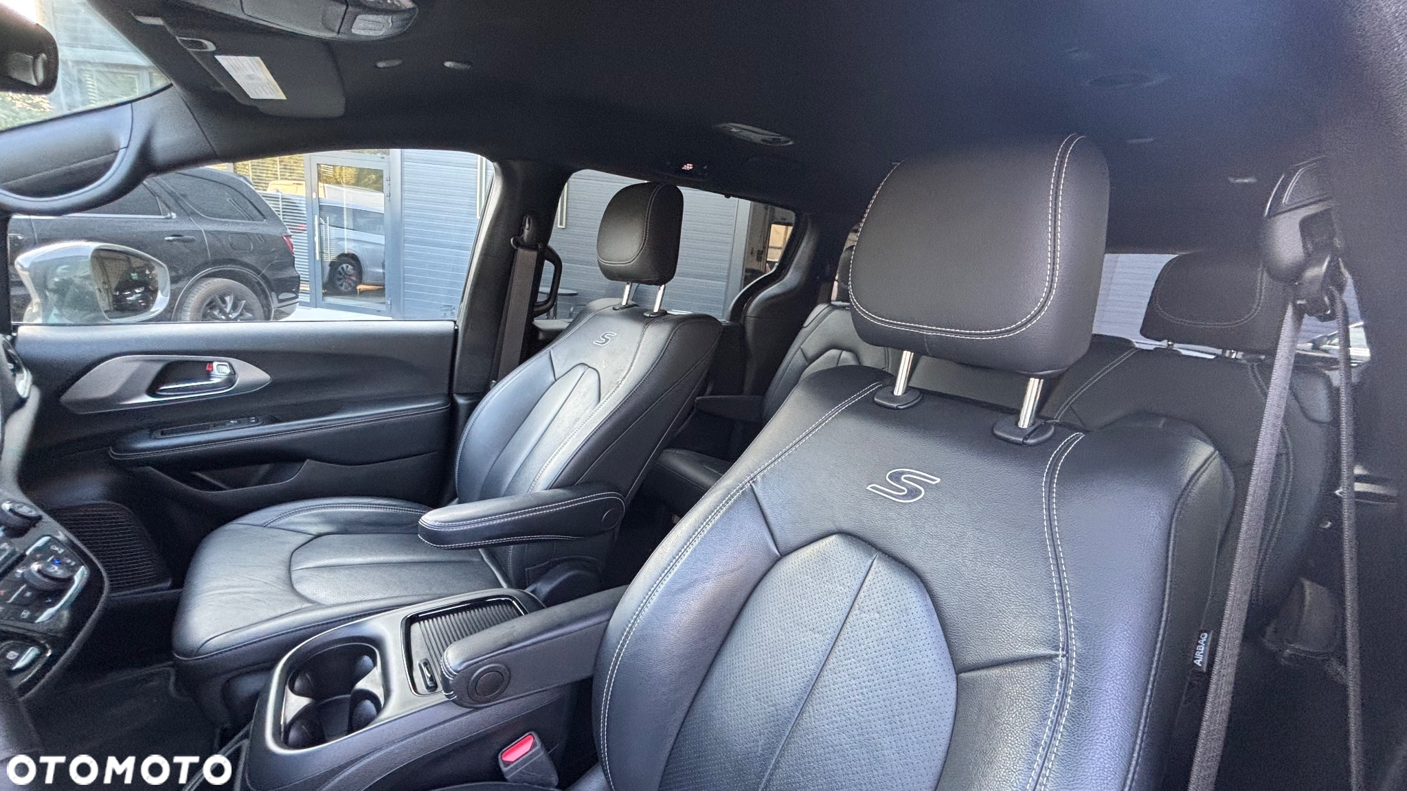 Chrysler Pacifica - 15