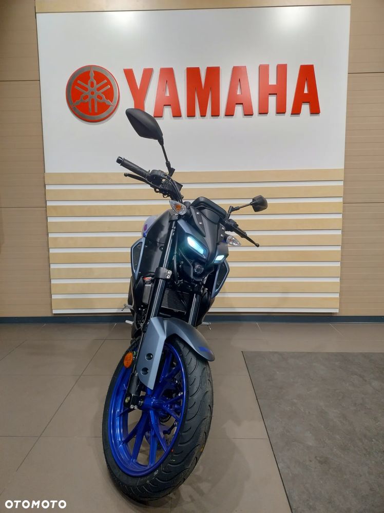 Yamaha MT - 8