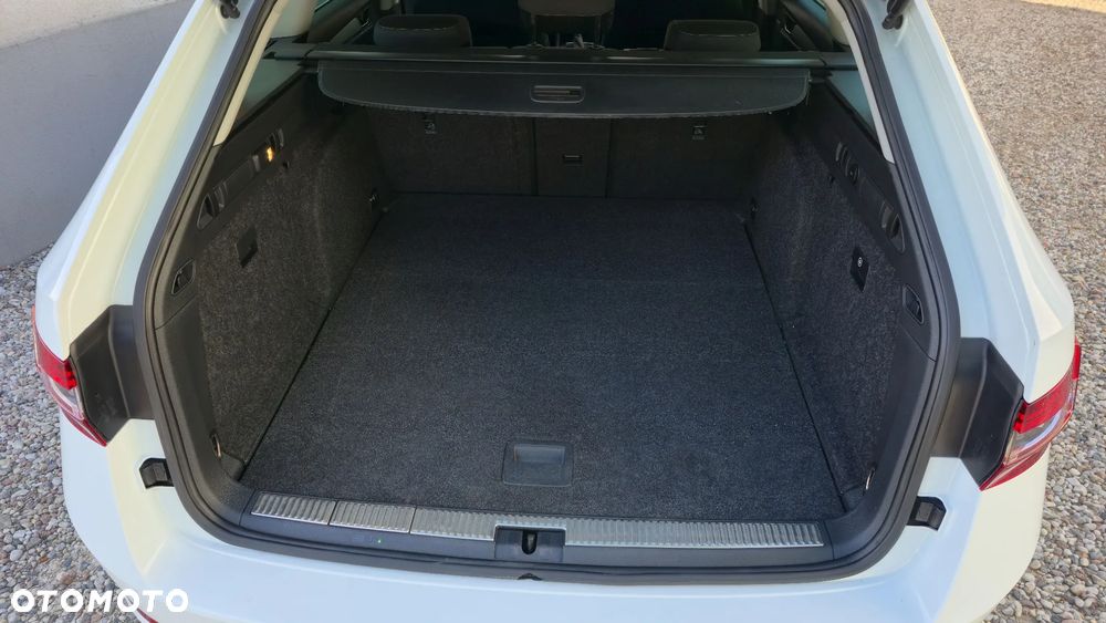Skoda Superb 2.0 TDI Ambition DSG7 - 14