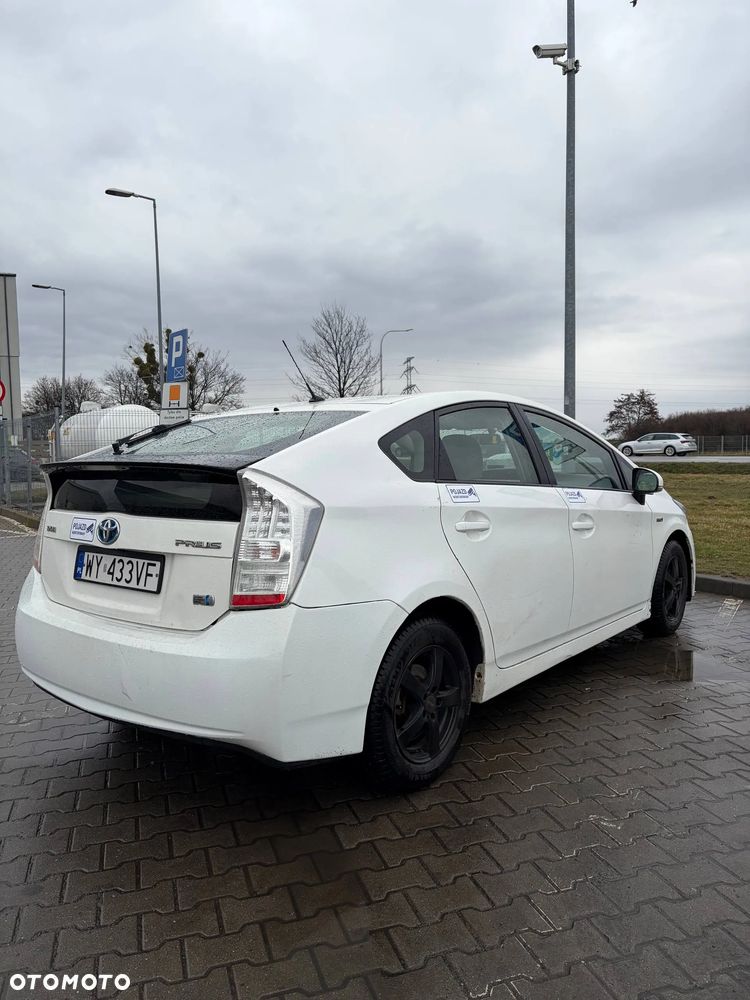 Toyota Prius 1.8 HSD Sol - 9