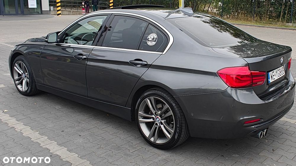 BMW Seria 3 330i - 7