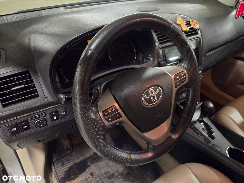 Toyota Avensis 2.0 Multidrive S Executive - 8