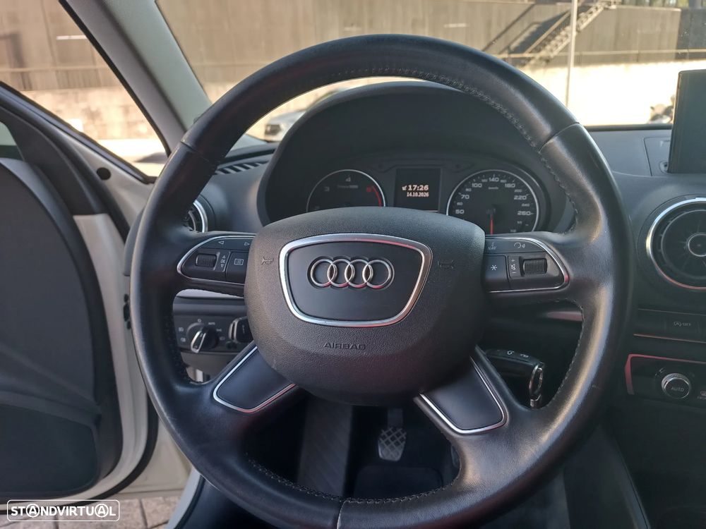 Audi A3 Sportback 1.6 TDI Advance Ultra - 15