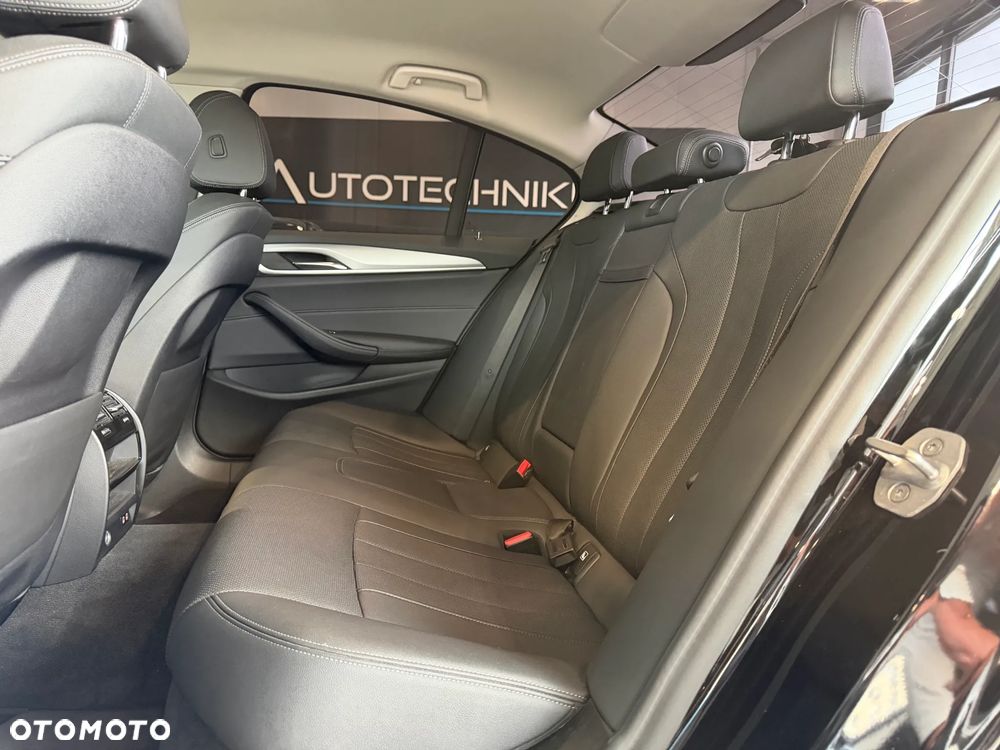 BMW Seria 5 520d xDrive Business Edition - 17