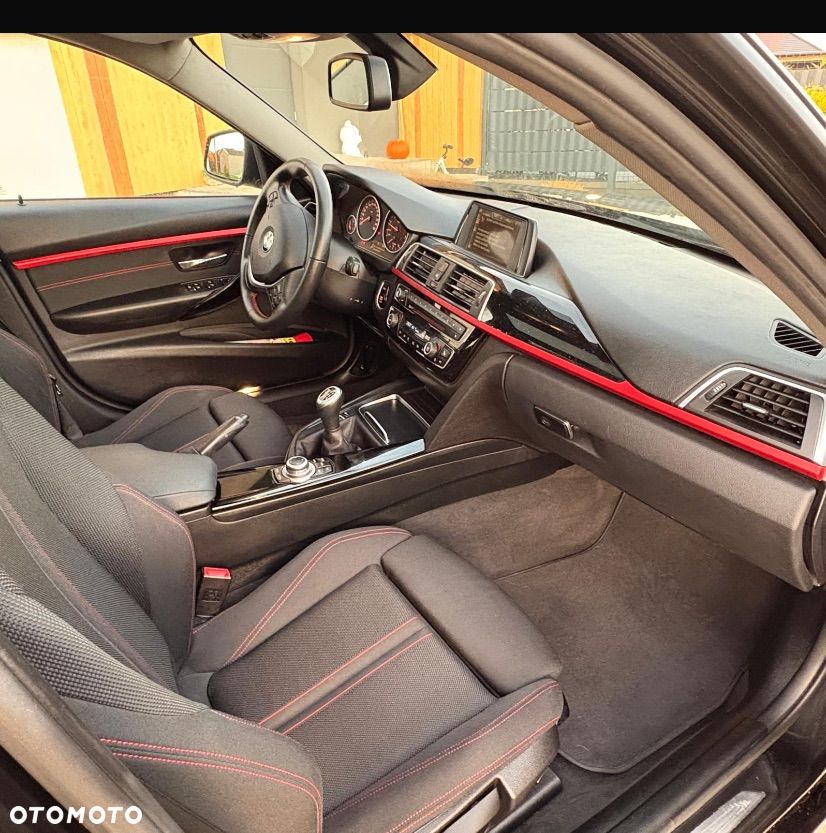BMW Seria 3 330i Sport Line - 9