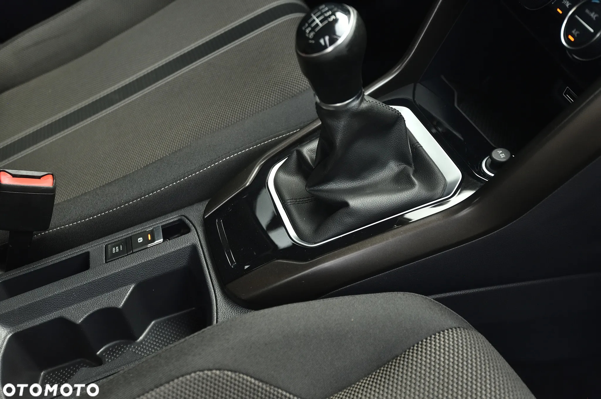 Volkswagen T-Roc 1.0 TSI Style - 40