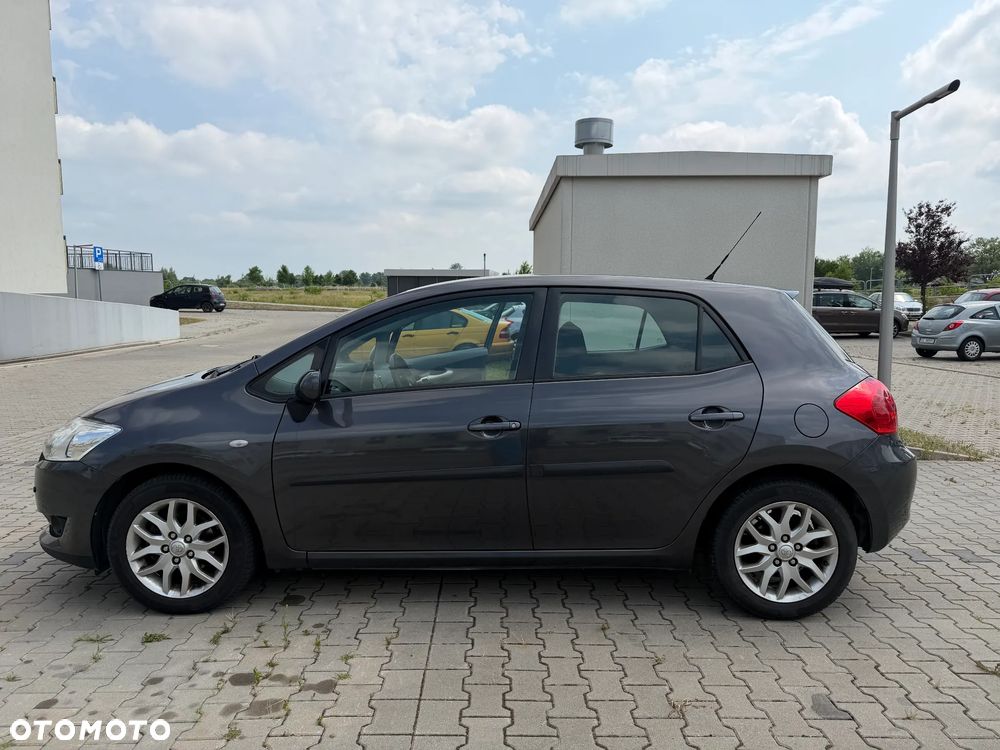 Toyota Auris - 2