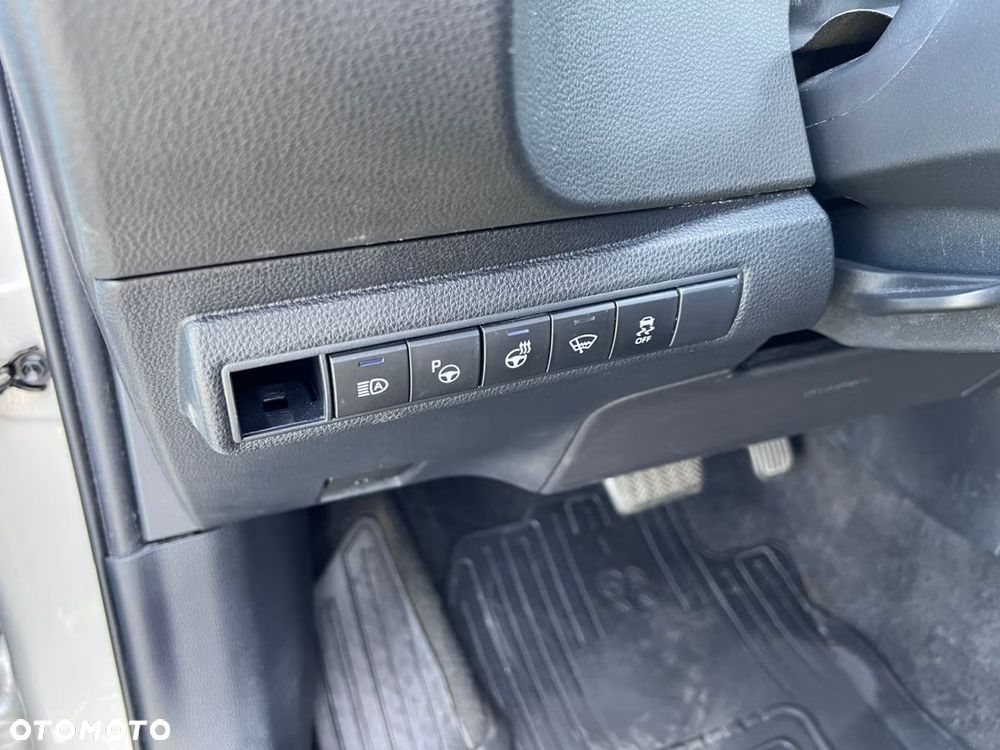 Toyota Corolla 2.0 Hybrid Executive - 25