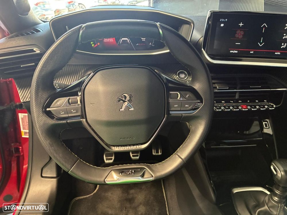 Peugeot 2008 1.2 PureTech GT Line - 18