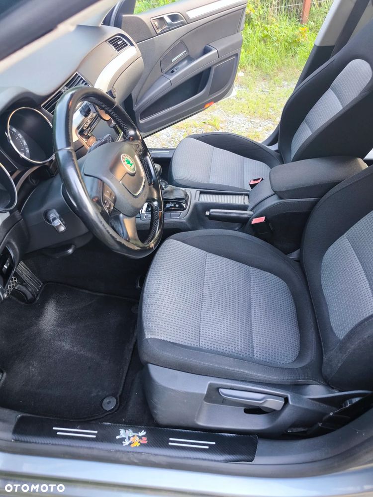 Skoda Superb 2.0 TDI Comfort DSG - 22