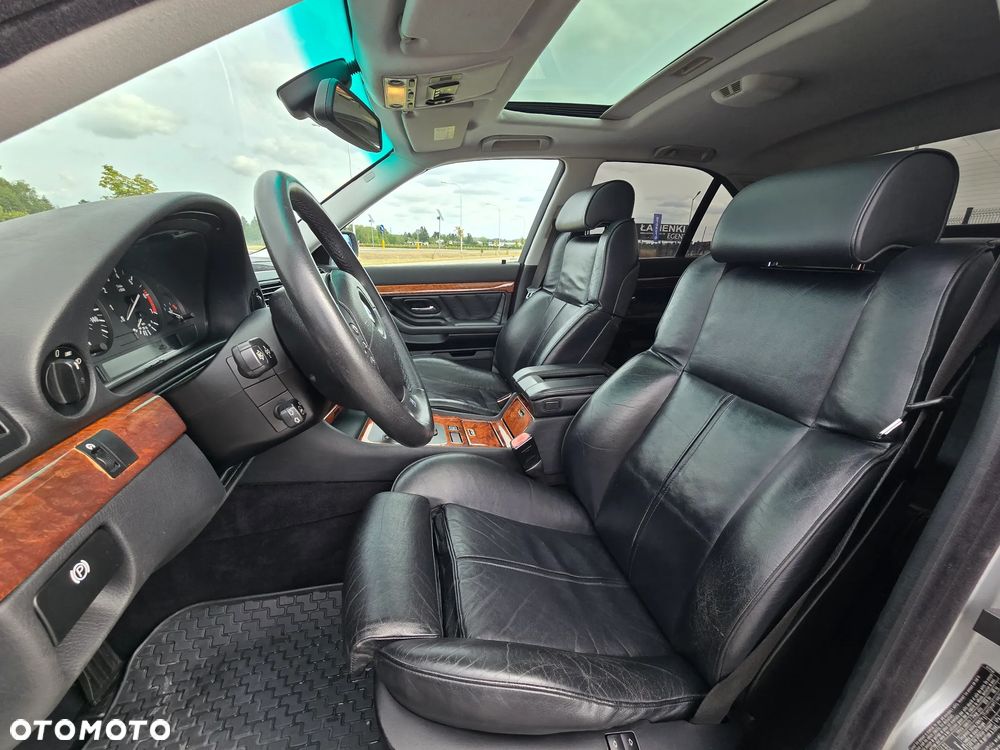BMW Seria 7 - 15