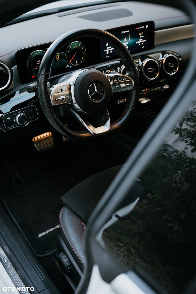 Mercedes-Benz CLA 180 AMG Line 7G-DCT - 18