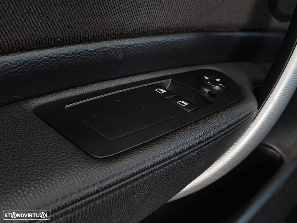 BMW 118 d Limited Edition Lifestyle c/ M Sport Pack - 22