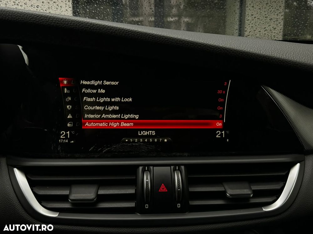 Alfa Romeo Giulia 2.0 Turbo AWD AT8 Veloce - 25
