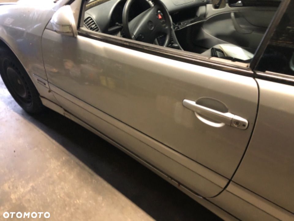Drzwi prawe mercedes clk w208 - 2